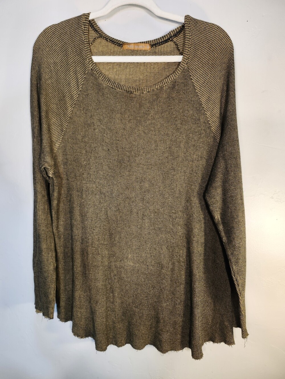 cut loose Olive Brown Long-Sleeve Scoop Neck Top